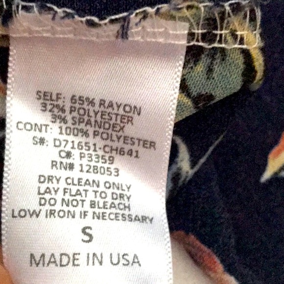 Potters Pot Floral Top - Picture 6 of 9